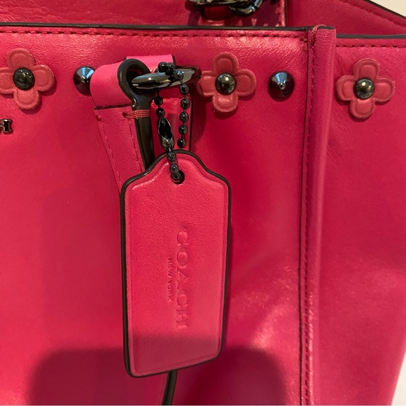 NWOT Coach Dahlia Pink Crossbody - Picture 4 of 17